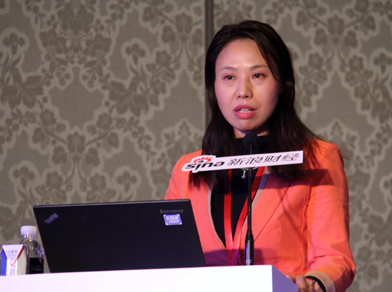 图为：合众人寿总裁助理 黄春香