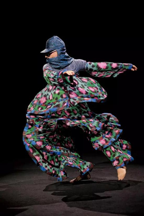 H&M2016年大牌设计师系列的合作方是日本品牌KENZO。