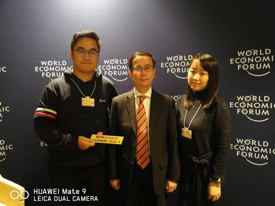 （新浪财经达沃斯专访阿里巴巴集团CEO 张勇）