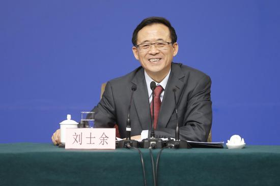 2016年3月12日，出席十二届人大四次会议记者会