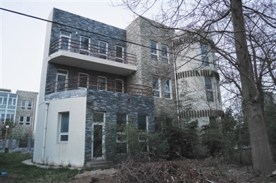 莱茵湾一期价值900万的别墅因在交易时发现是“科研楼”而起纠纷