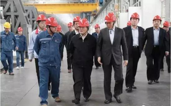 4月8日，工信部副部长徐乐江在魏桥集团调研。图据公众号魏桥创业。