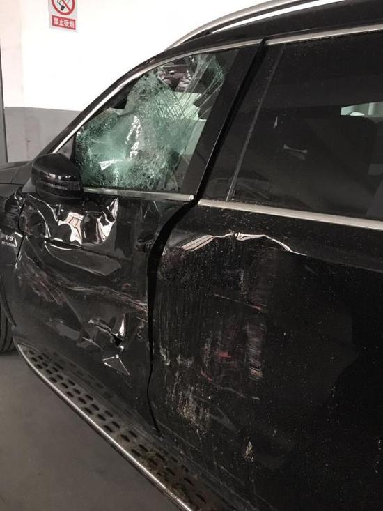 事故发生后，车辆外侧照片。 &nbsp;本文图片均由车主提供