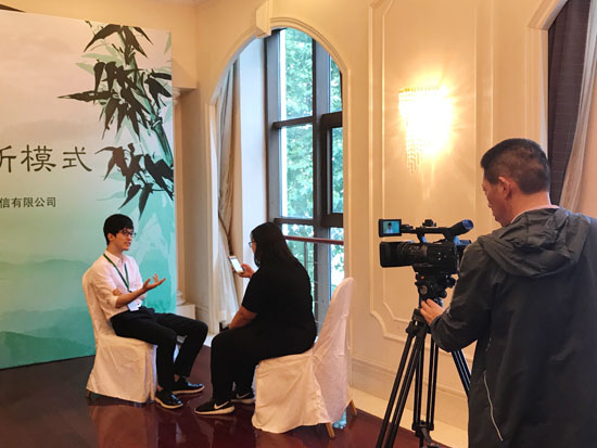 佑盛文化CEO范文谦接受媒体采访
