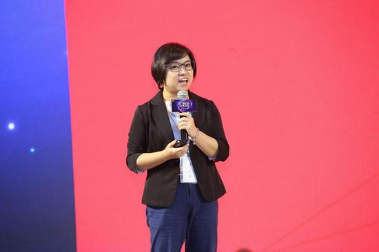 新浪华南策划总监肖宜芬