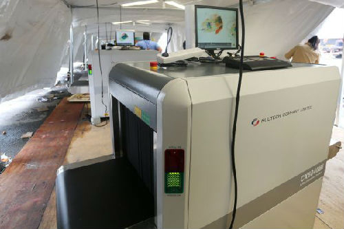 　　资料图片：2014年5月26日，巴西世界杯12个球场中9个球场的安检设备都由中国同方威视公司提供。（新华社）