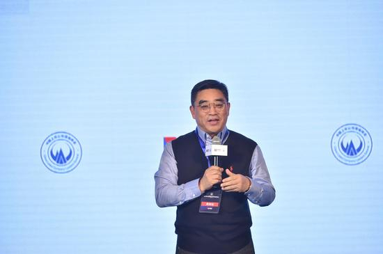 经济学长江学者特聘教授刘国恩