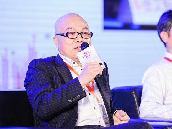 图为南玻集团常务副总裁卢文辉（刘东 摄）