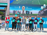 当世界杯围挡照进城市烟火：海信冰箱一杯冷萃，致敬平凡奋斗者！