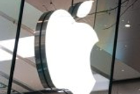 AI烧钱潮引发过热忧虑 苹果保守策略反成护身符