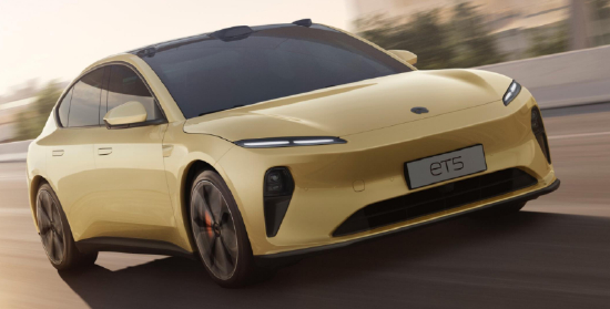 　蔚来ET5。