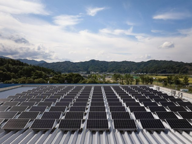 　　Apple 全球温室气体排放量已减少 60% 以上，标志着 Apple 2030 目标（整体碳足迹实现碳中和）取得重要进展。