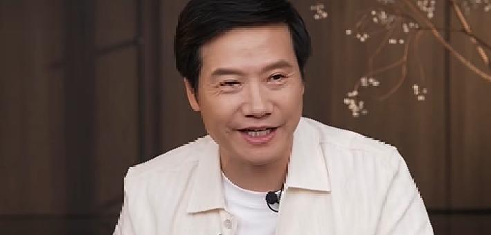 雷军回应友商“截胡”YU7