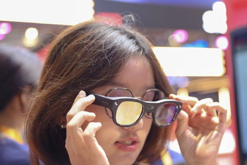 AI眼镜，巨头争抢的下一个智能手机？