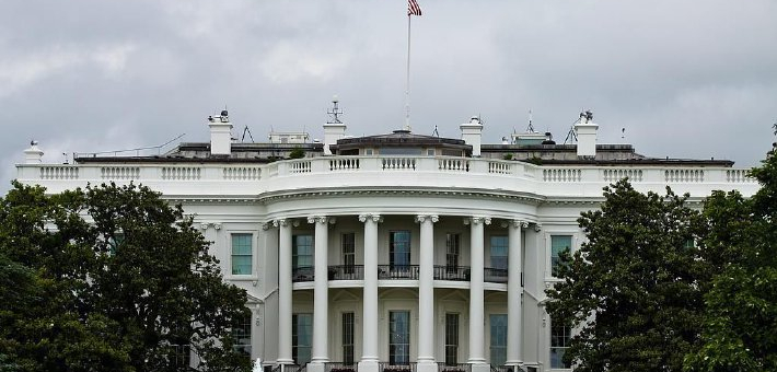 特朗普签署行政命令 重申2028年登月目标