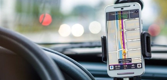 无人出租车：行李未取出车就跑了！