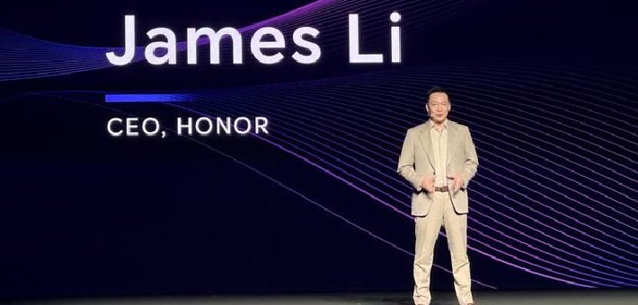 荣耀方飞：AI 的终极意义不是取代人类，而在于服务人、陪伴人、成就人