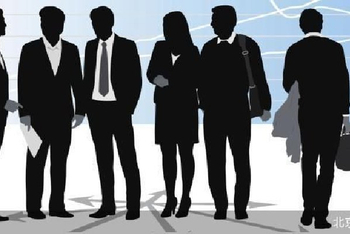 千问高光下的暗涌