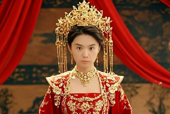 俞浩发女装照回应刘靖康