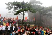 国庆长假临近,持股还是持币过节?机构这么说