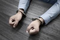 富二代为还赌债盗自家工厂56次,被父亲报警送上法庭