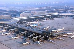 快讯：机场航运板块开盘走弱 上海机场一字跌停