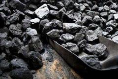 快讯：黑色系今日再度重挫 煤炭、钢铁等板块集体暴跌