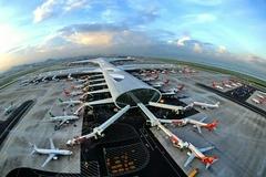 快讯：机场航运概念股全线大跌 中国国航、白云机场跌超6%