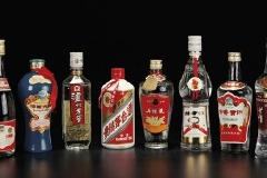 快讯：白酒概念持续下挫 贵州茅台跌超3%