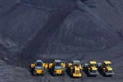 快讯：煤炭板块震荡走强 兖矿能源、平煤股份涨超7%