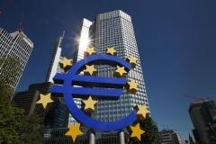 欧元区“碎片化”风险闪现，债务危机隐忧“雪上加霜”，欧央行将有大动作？