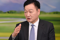 “猪王”牧原股份闯港股：负债千亿，董事长秦英林年薪年涨近六成