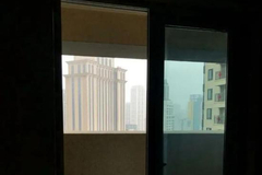 中海楼盘建筑腰线墙体遮挡阳台:承认设计缺陷 但建议业主自行拆除