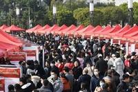 多地打响“抢人大战”:节前赴外招工,包机包车确保返岗复工