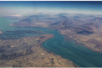 霍尔木兹困局无解：只要还在打，油轮就不敢过