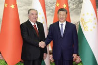 习近平同塔吉克斯坦总统拉赫蒙会谈
