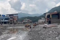 胡塞猛攻沙特，美国警告“迅速升级”，沙特紧急向多国求援