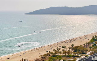 图1：春节期间小径湾海滩水上项目&nbsp;&nbsp;资料来源：实地拍摄，申万宏源研究