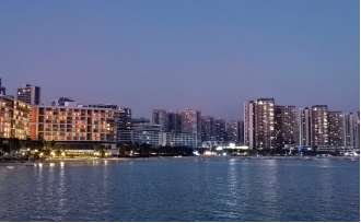 图2：华润小径湾夜幕初上&nbsp;&nbsp;资料来源：实地拍摄，申万宏源研究