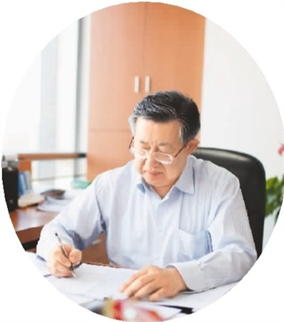 王浩近影