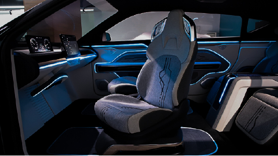 森林生态系统中的诺博汽车系统开发的，可满足不同用户不同场景下个性化需求的智能座舱系统。