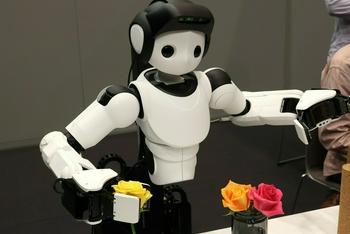 索尼机器人展示新机械手