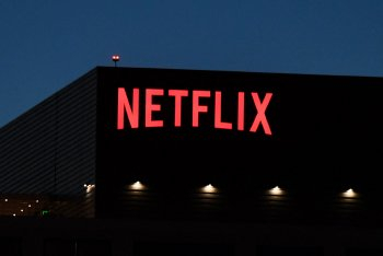 当奈飞“吃下”华纳兄弟