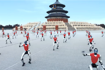 50台宇树G1机器人空降天坛！