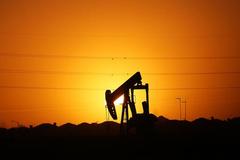 沙特发动价格战 周一美油重挫24.6%布油暴跌21.3%