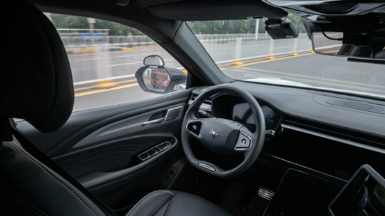 截至 4 月，百度 Apollo Go 在武汉的自动驾驶出租车服务中，超过 70% 的行程已实现全无人驾驶。该公司 5 月曾表示，预计未来几个季度所有行程都将完全实现自动驾驶。