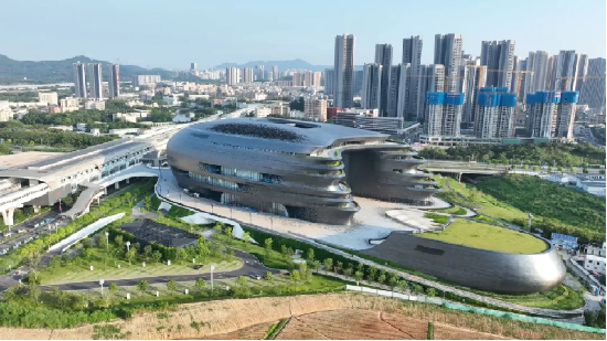 　白天的“科技飞船”建筑