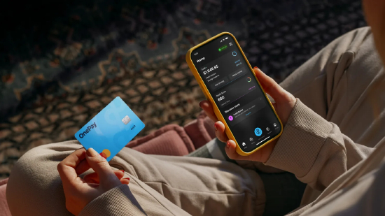 沃尔玛支持的 OnePay 提供信用卡与借记卡、高收益储蓄账户、“先买后付” 贷款，以及具备点对点支付功能的数字钱包。