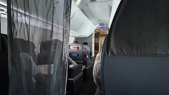 美国航空波音 737 客机头等舱座舱实景