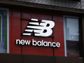 销售额暴涨19%，New Balance凭“老爹鞋”逆袭耐克